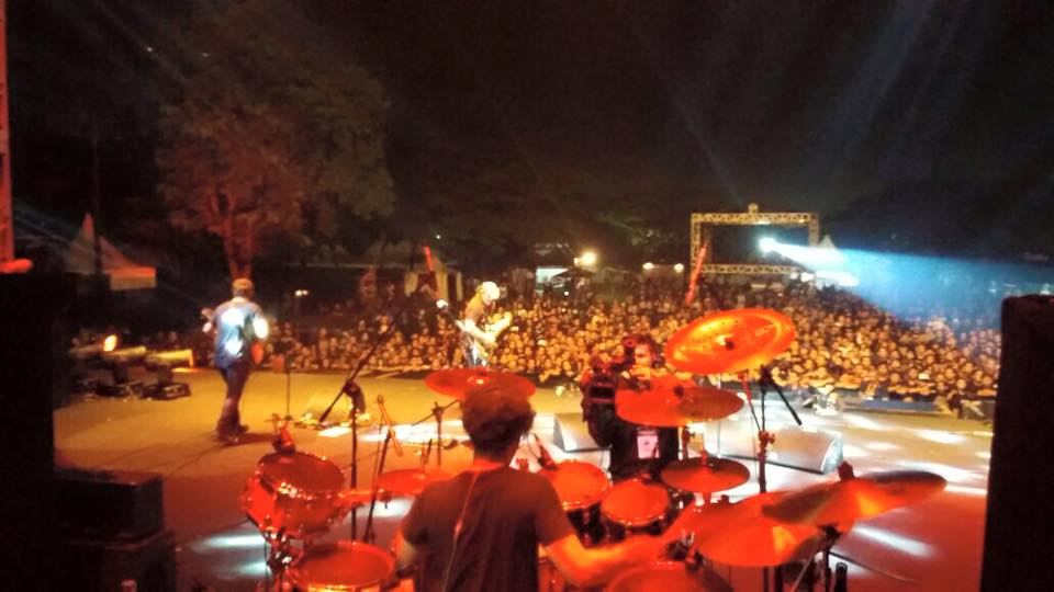 Angra em Jacarta