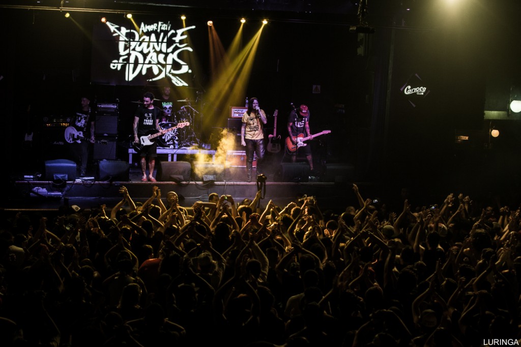 Dance of Days Ao Vivo