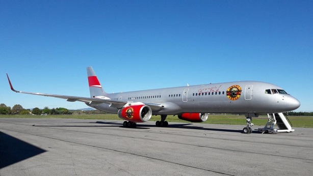 guns-n-roses-aviao-1